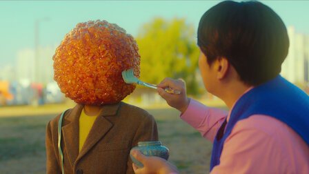 Mulher vira frango frito em Chicken Nugget, o novo dorama bizarro da Netflix
