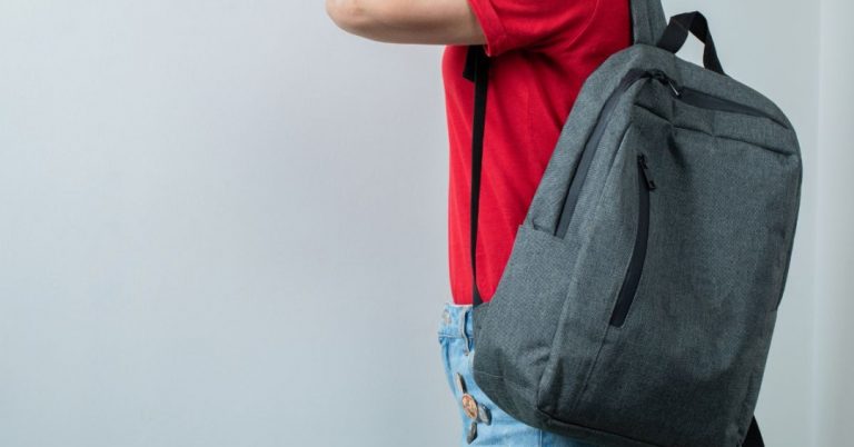 Como usar mochila sem prejudicar as costas?