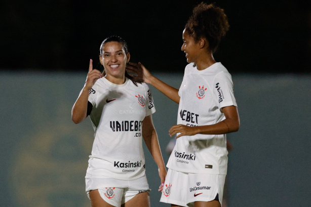 Dupla de laterais estreia pelo Corinthians com vitória no Brasileirão Feminino
