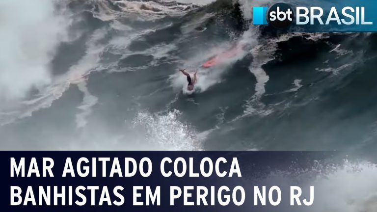 Mar agitado coloca banhistas em perigo no RJ | SBT Brasil (03/04/23)