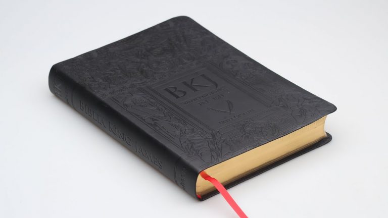 Bíblia | King James Fiel 1611 | Ultra Gigante | Capa Sintética | Preta – Livrarias Família Cristã