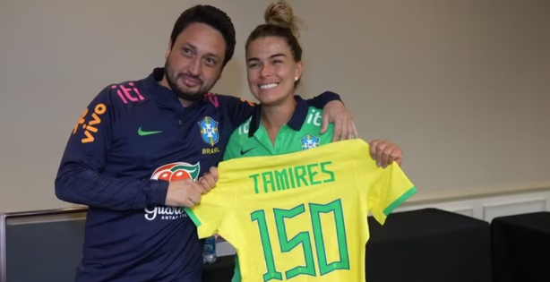 Lenda do Corinthians Feminino recebe homenagem após atingir marca expressiva pela Seleção Brasileira