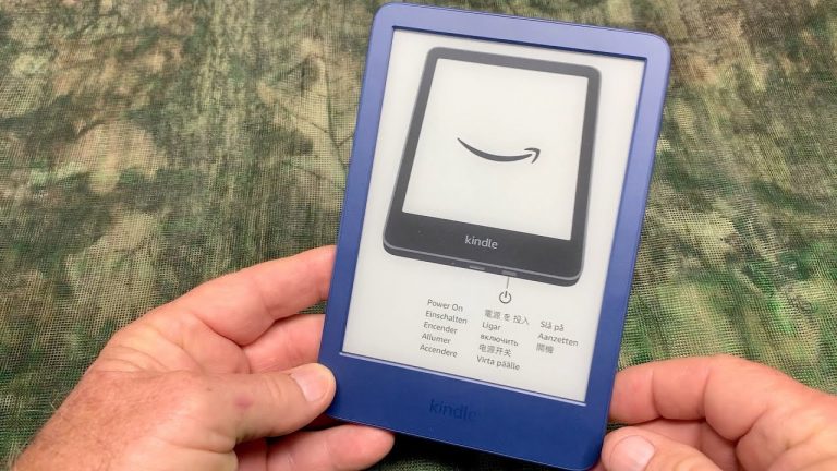 Unboxing the New Just Released Kindle 2022