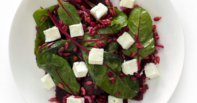 Salada de abacate com beterraba e ricota: perfeita para o outono!