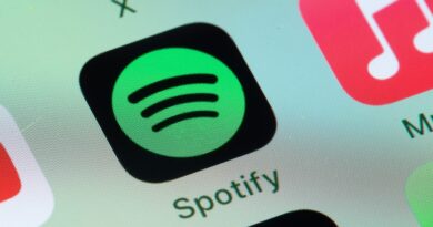 Spotify will now let free users pick and play tracks | TechCrunch