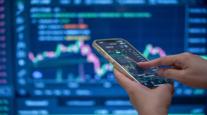 Petrobras Segura Ibovespa e Dólar Fecha Próximo da Estabilidade