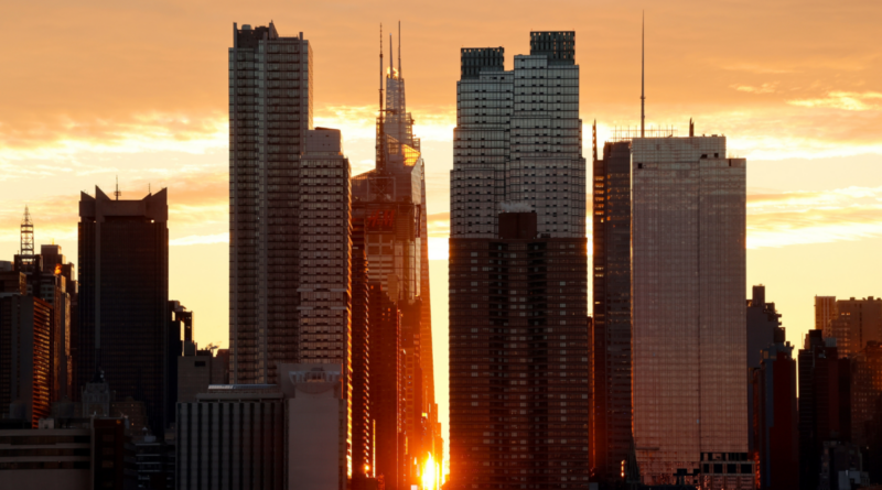 Nova York Propõe Alta de 9,5% no Imposto Imobiliário e Gera Repercussão Nacional